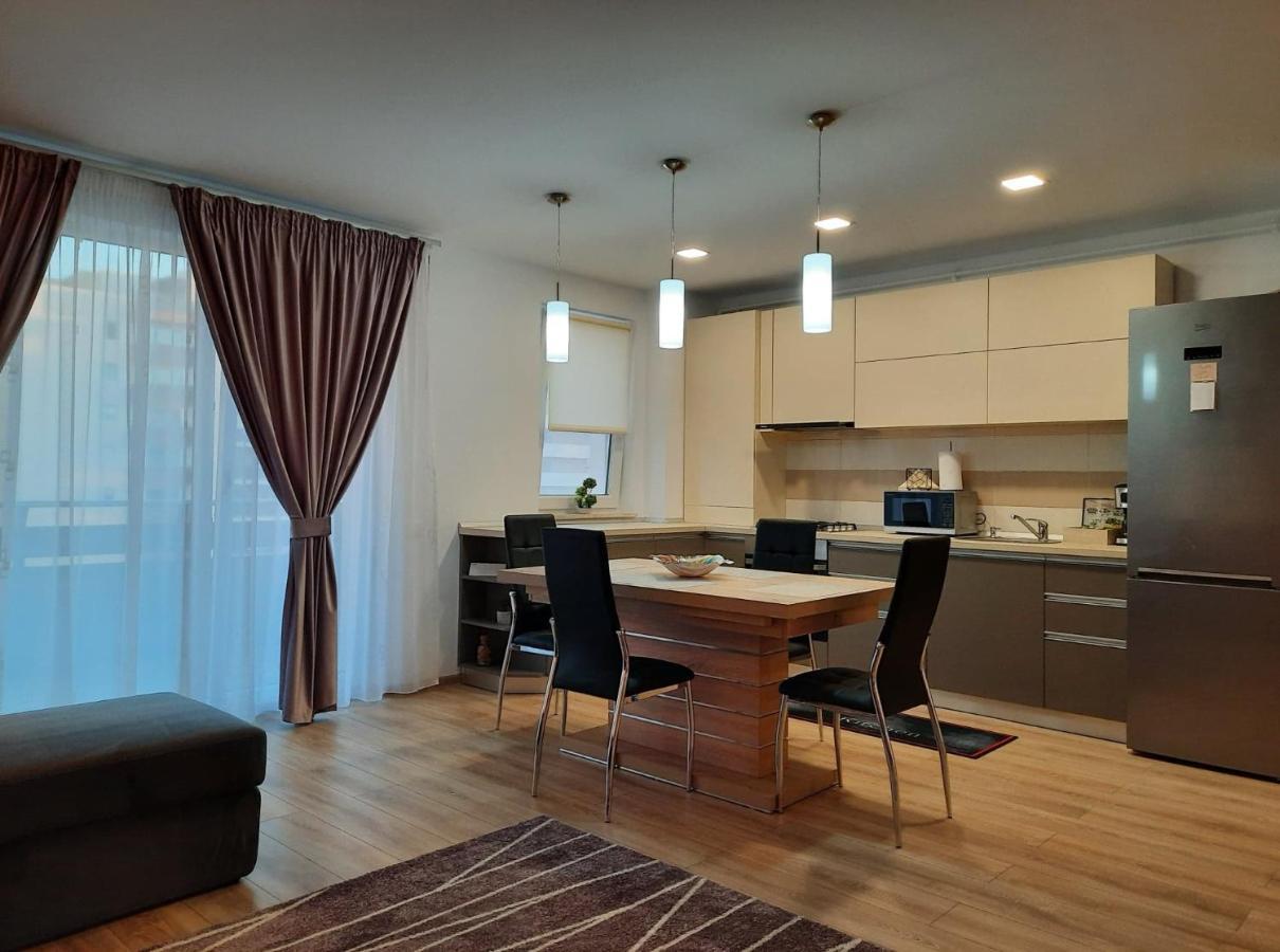 Sorin'S Comfortable Apartment Brasov Ngoại thất bức ảnh
