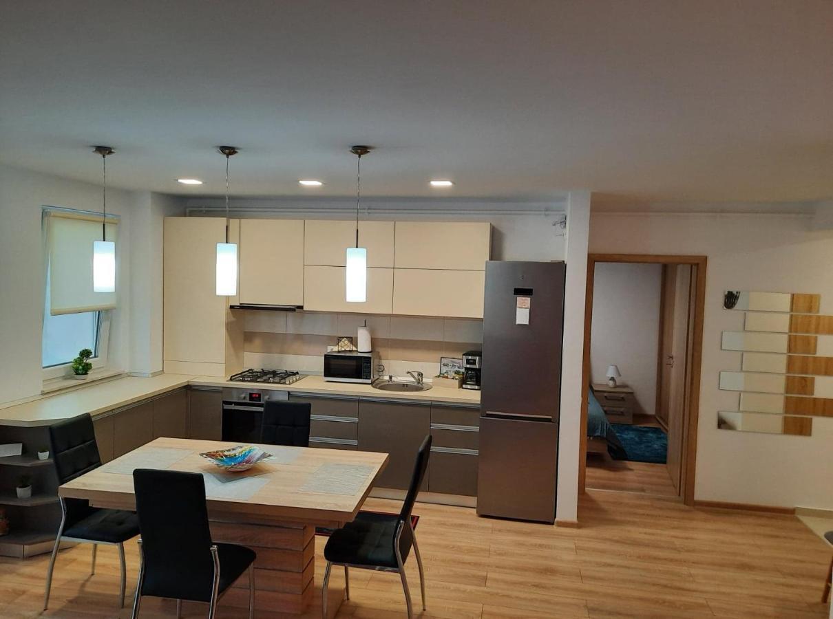 Sorin'S Comfortable Apartment Brasov Ngoại thất bức ảnh